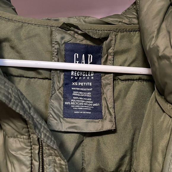 Gap Women’s Recycled Puffer - XS Petite - Olive Green - Picture 2 of 3